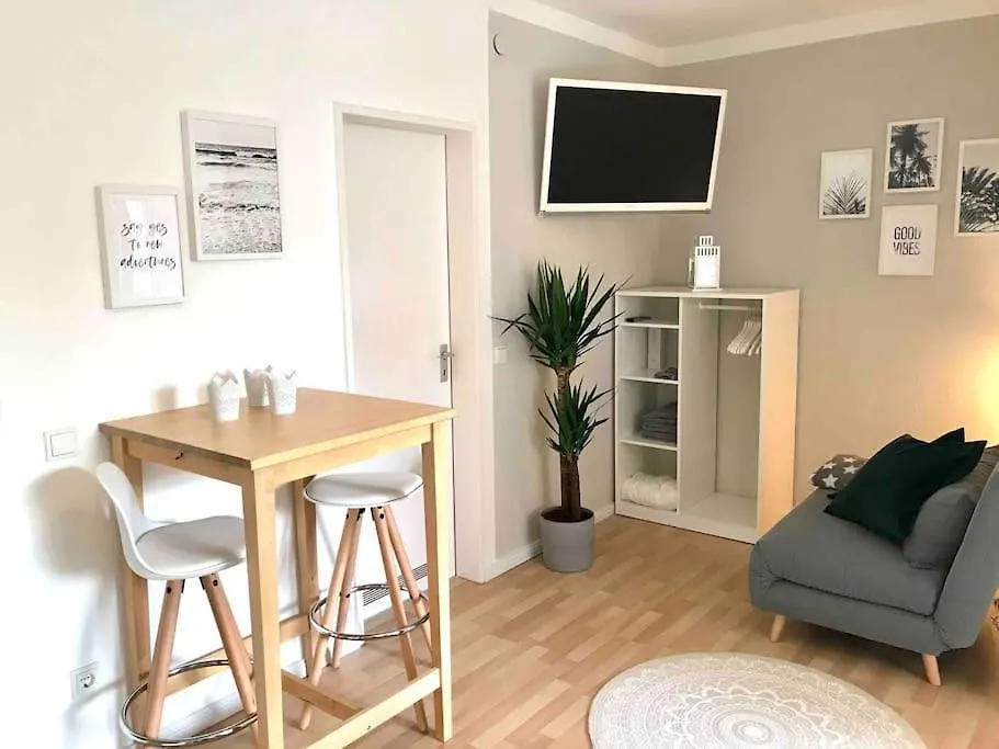 Cozy Apartment Near Maschsee, Balcony, Gardenview 하노버
